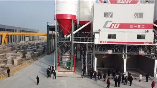 顺高空压机助力宜“楼顶静心喝茶”的三一C10搅拌站