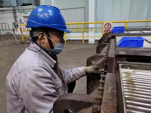 新天煤化工:空压机节前大修顺利收官