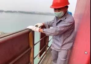 柳泰克售后服务工程师呵护您的压缩空气