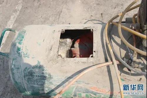 人赃并获，毒贩空压机藏毒近4公斤被抓