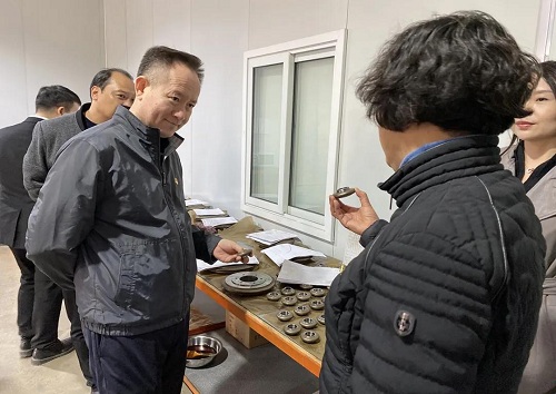 荥阳市委书记杨金军等领导一行来众邦空压机调研