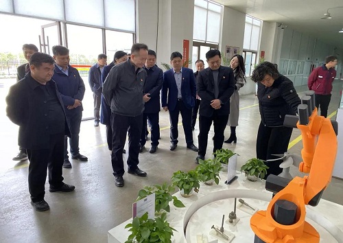 荥阳市委书记杨金军等领导一行来众邦空压机调研