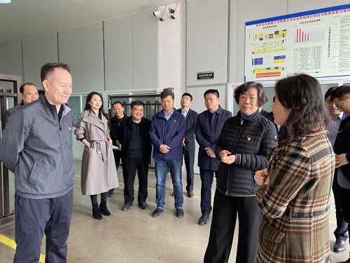 荥阳市委书记杨金军等领导一行来众邦空压机调研