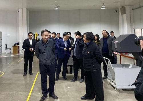 荥阳市委书记杨金军等领导一行来众邦空压机调研