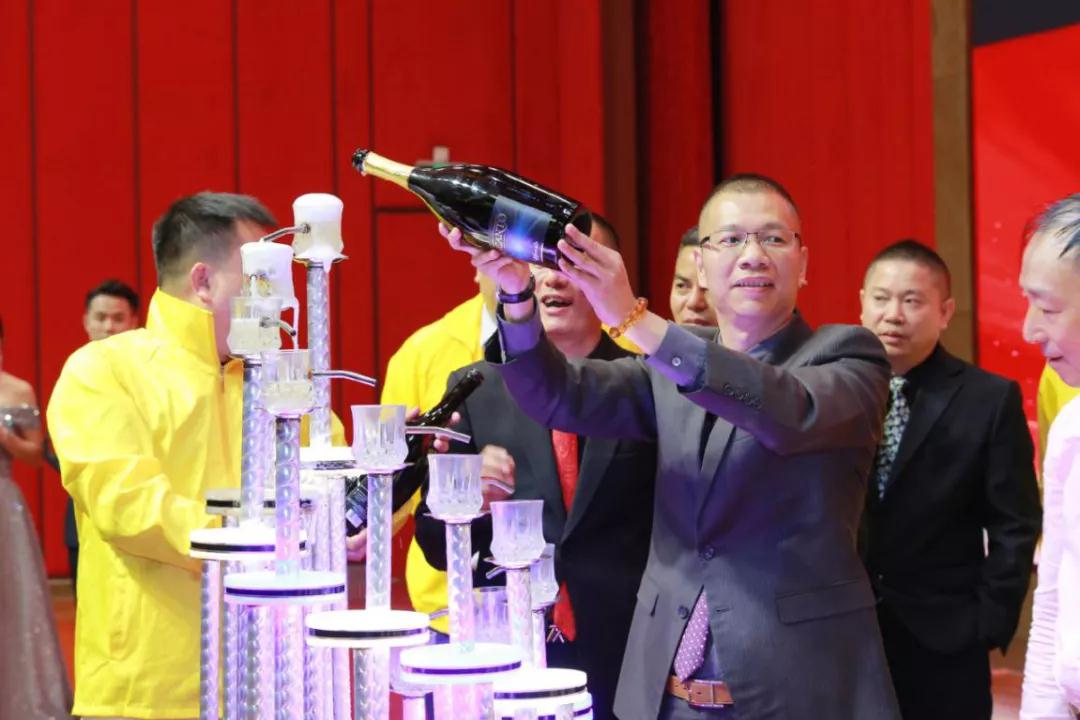 同心同德 共创共赢｜葆德控股集团全国经销商会议成功召开